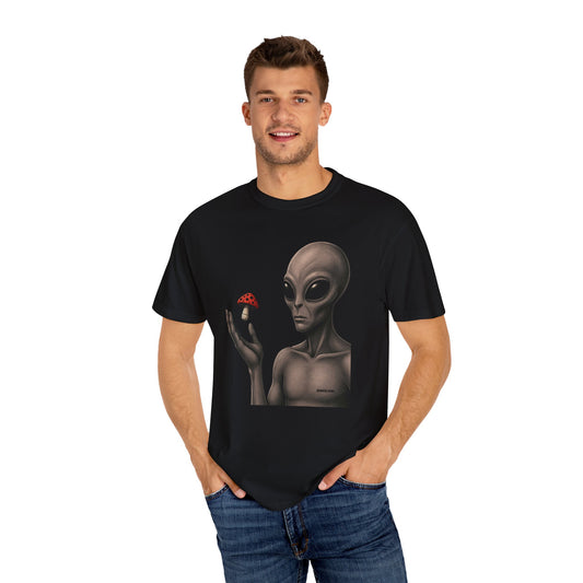 Alien-Inspired Graphic Tee, Unisex T-Shirt, UFO Lover Gift, Casual Wear, Cosmic Fashion, Great for Sci-Fi Fans