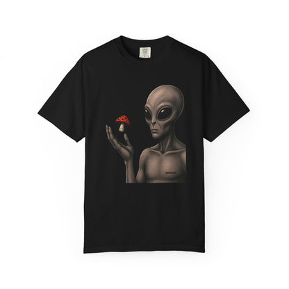 Alien-Inspired Graphic Tee, Unisex T-Shirt, UFO Lover Gift, Casual Wear, Cosmic Fashion, Great for Sci-Fi Fans